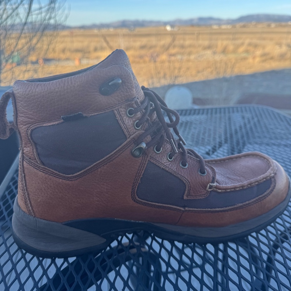 Boots - Picture 4 of 8
